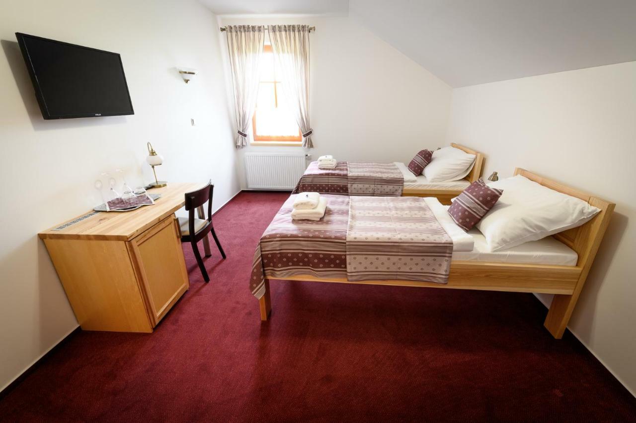 Hotel Vencluv Statek à Javornice Extérieur photo